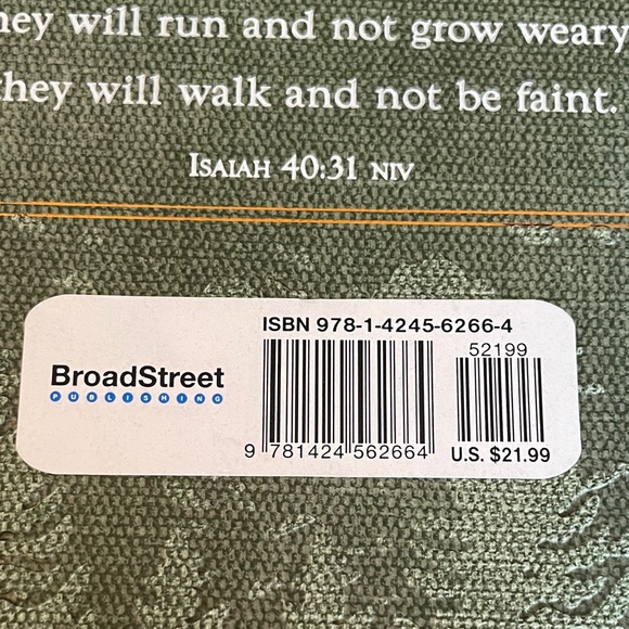 NWT Men’s Strength for Today Devotional Book - Green Cover - Christmas Gift - Picture 4 of 5